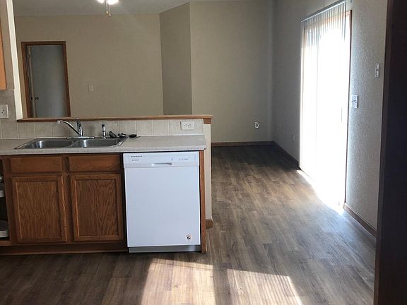 5th image of 1528 Clover Dr