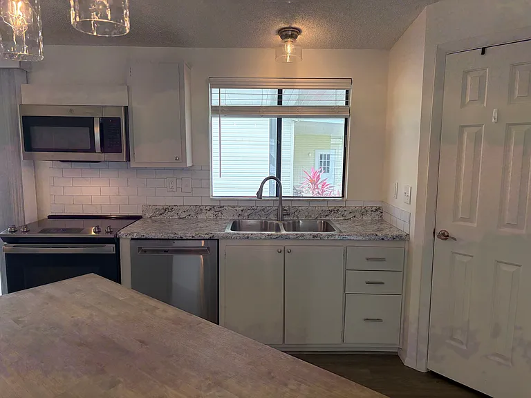 1715 Hilton Head Blvd — Photo 5