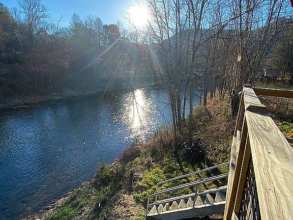 5th image of 144 Canada Rd