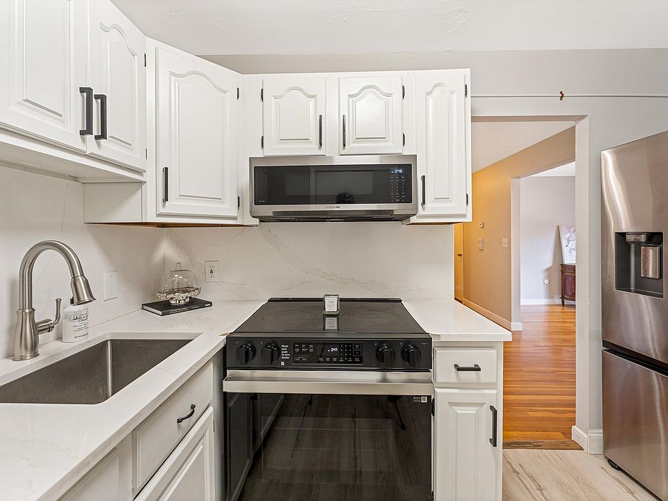 1st image of 4 Brook Road #8