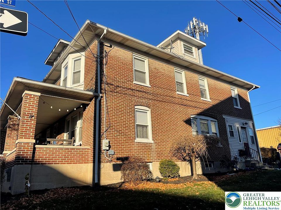 2nd image of 121 Belvidere St