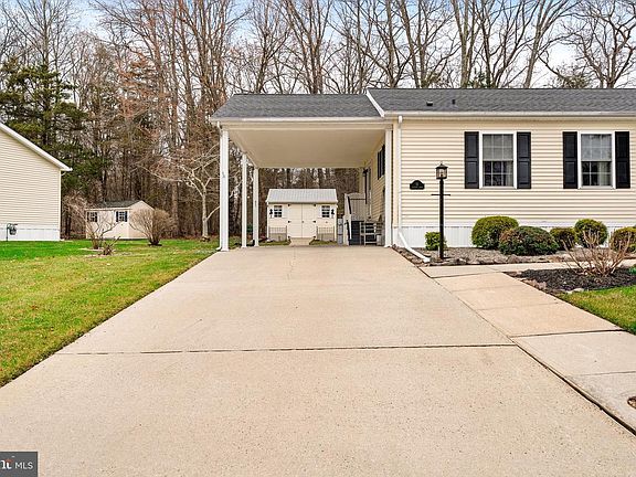 3rd image of 11 Mulberry Dr