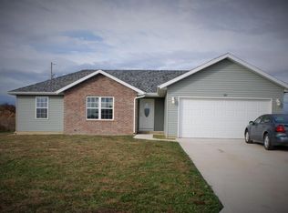 765 Birchwood Rd, Marshfield, MO 65706