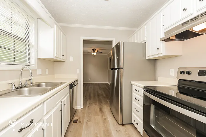 164 Cedarwood Ct — Photo 6