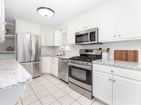 2nd image of 14 Fennwood Circle