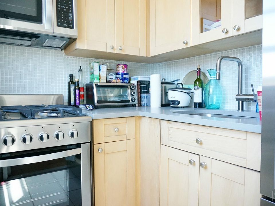 2nd image of 166 E 34th St APT 18F