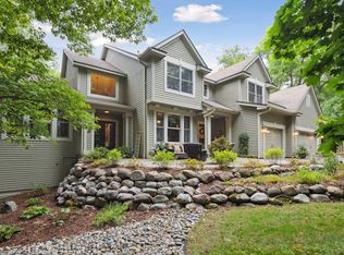 2401 Hunter Dr, Chanhassen, MN 55317