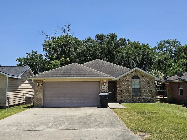 3211 Avenue G, Nederland, TX 77627