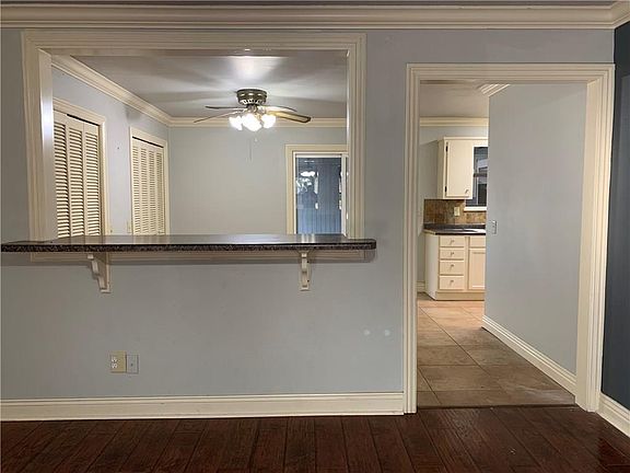 3rd image of 2102 Delwhite Dr