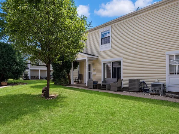 1312 Fall Ct #1312, Wheeling, IL 60090