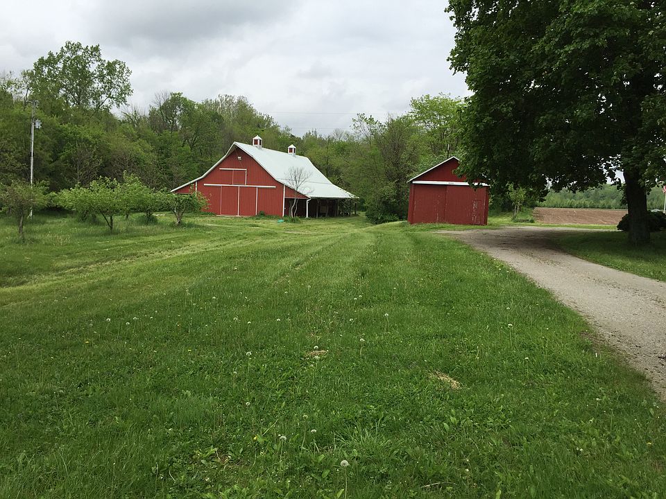 Amish built barn in 2001