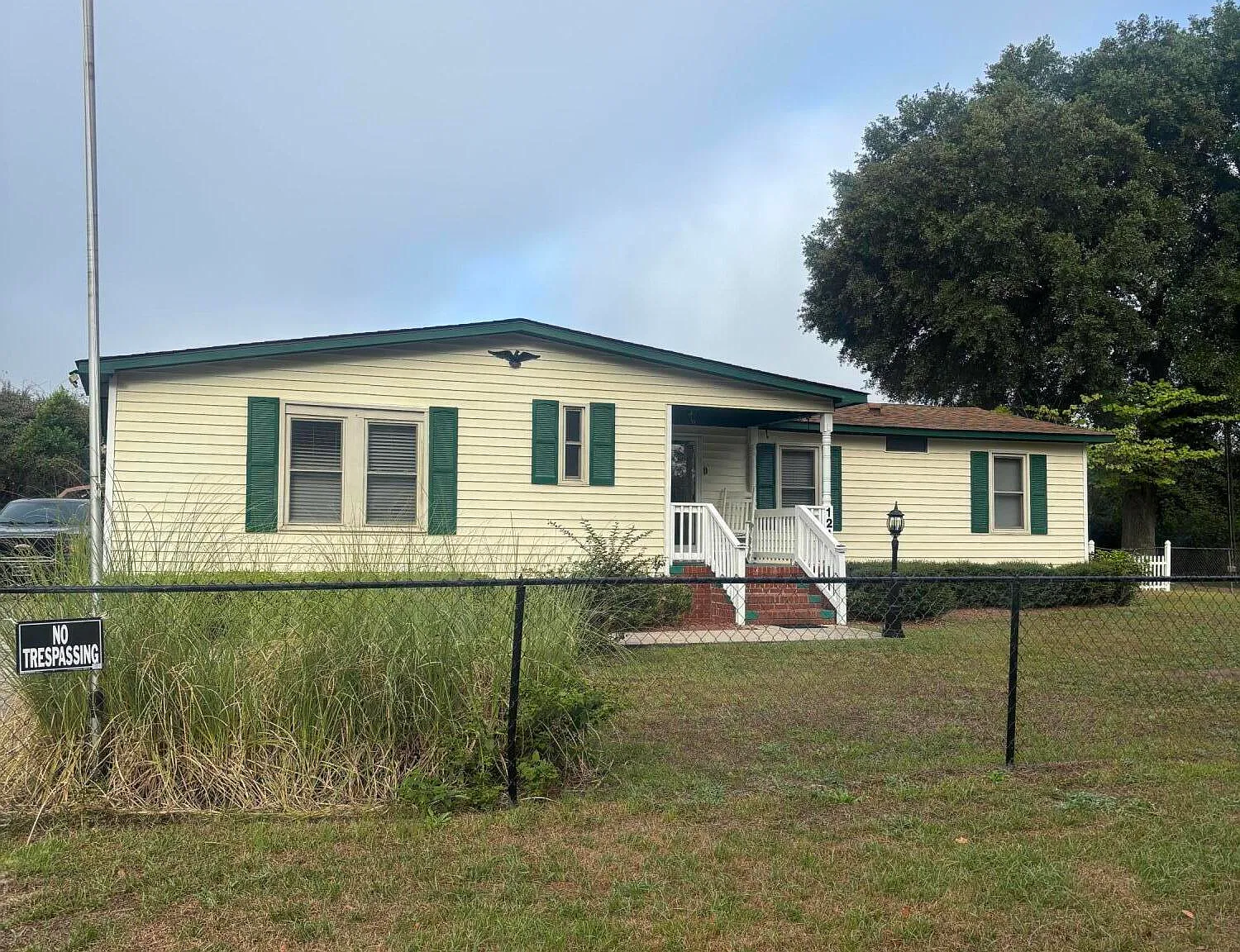 3 bed, 2.0 bath, 1570 sqft, $1,200 — Photo 1