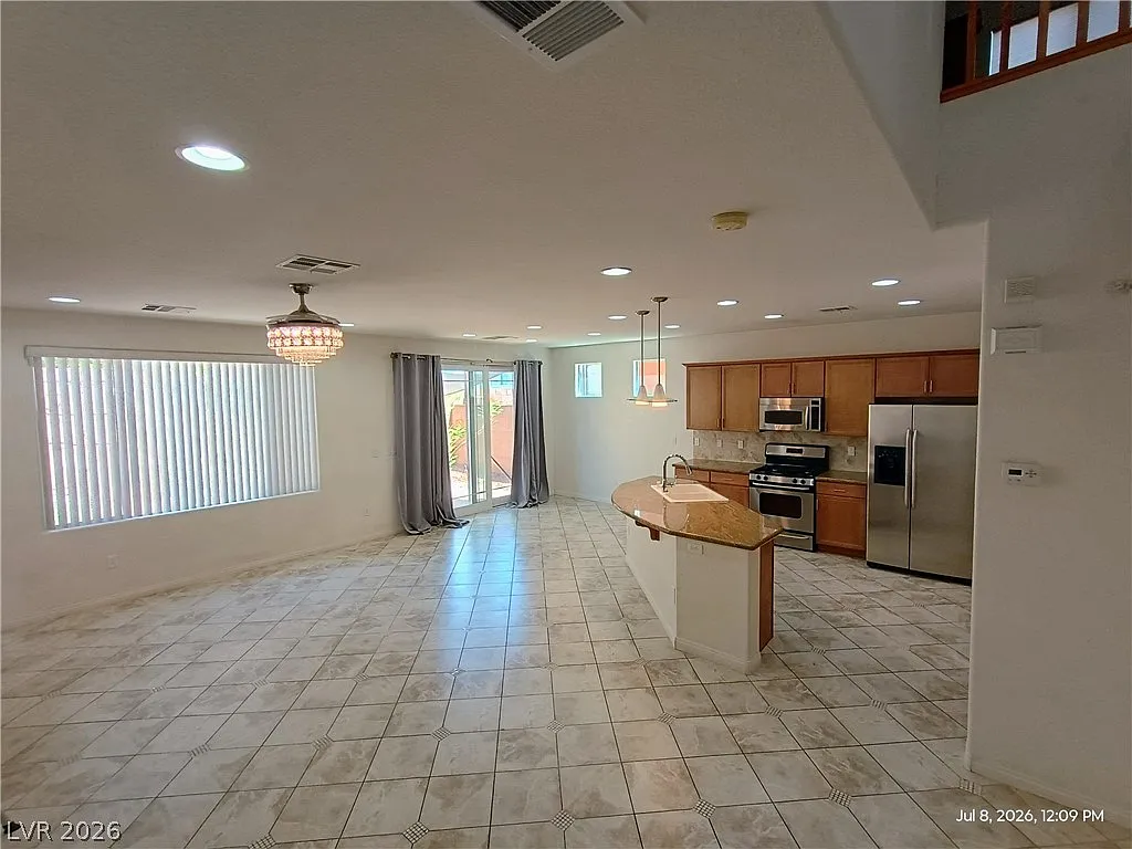 3 bed, 2.5 bath, 1873 sqft, $2,335 — Photo 3