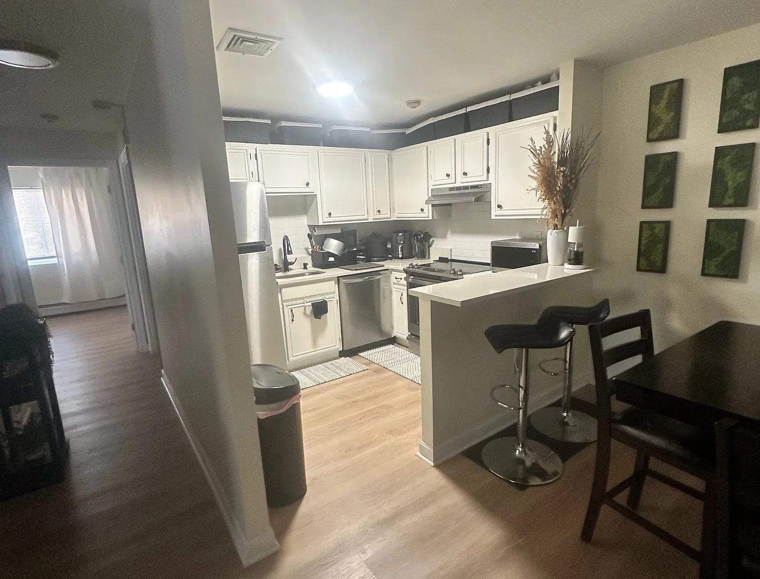 2 bed, 1000 sqft, $1,800 — Photo 3
