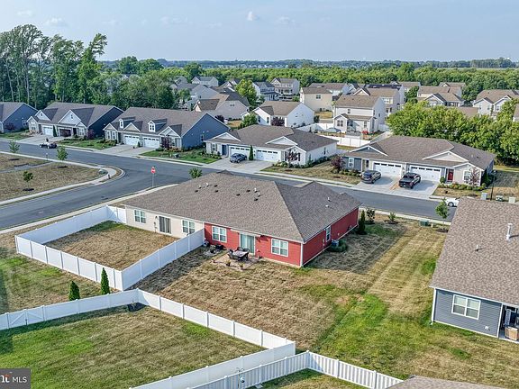 5th image of 242 Sedmont Cir