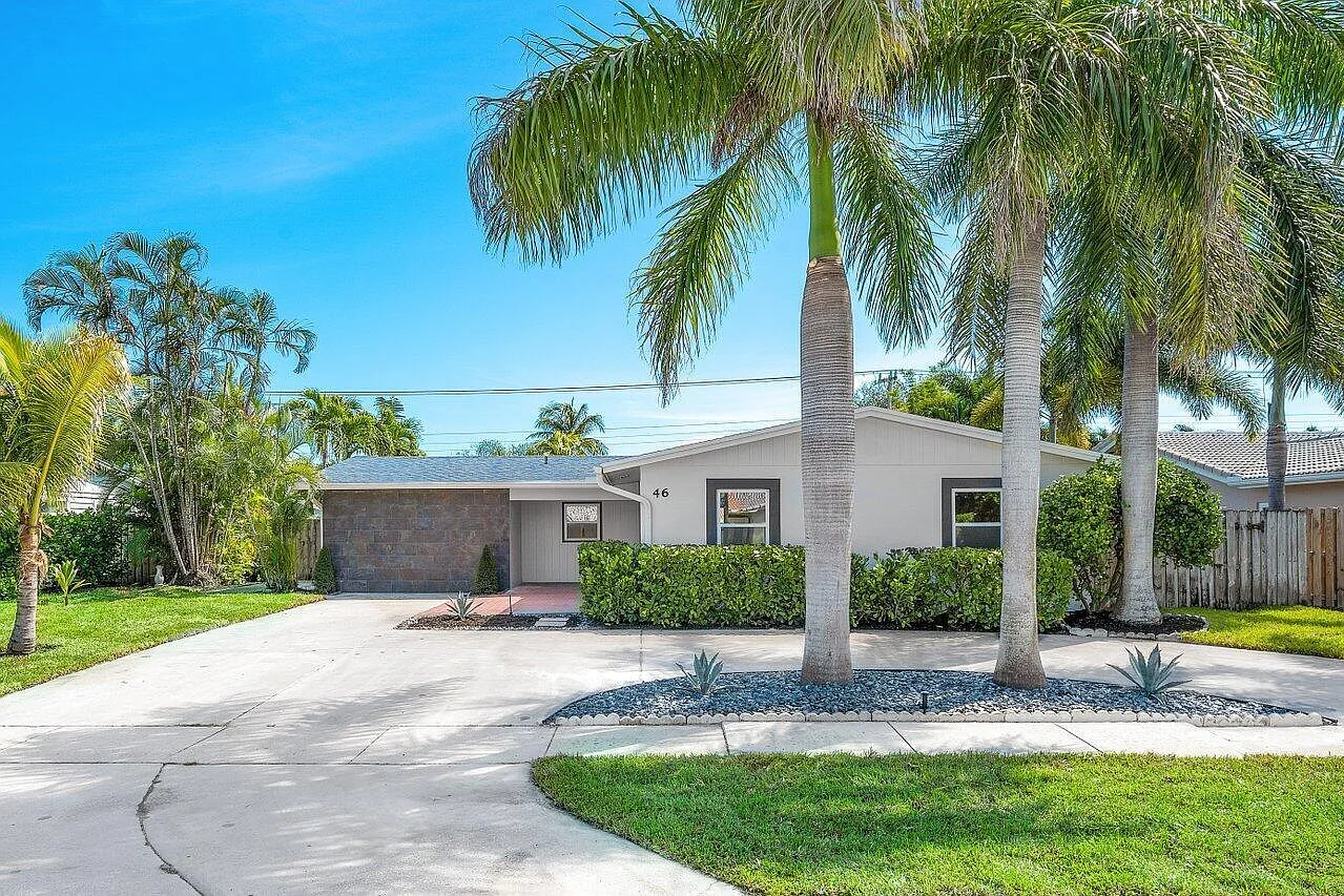 3 bed, 3.5 bath, 2046 sqft, $6,900 — Photo 1