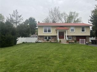 3438 Oxford Cir S, Allentown, PA 18104