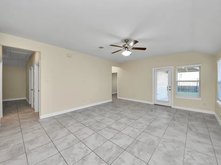 24654 Greenwood Bay Dr — Photo 19