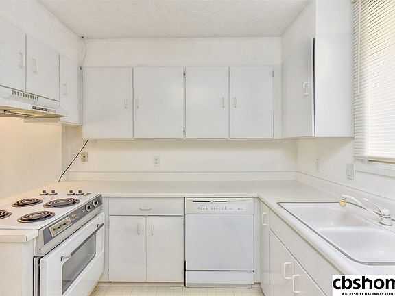 4th image of 10808 Seward St #20
