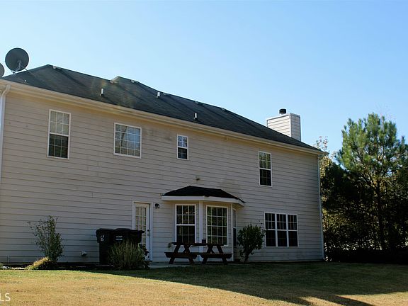 5th image of 2081 Vintage Oaks Dr