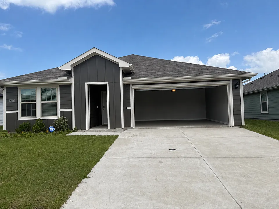 6213 Surfside Dr