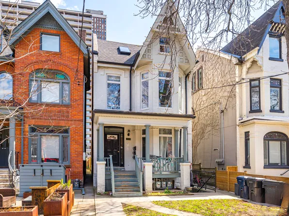 155 Robert St #A, Toronto, ON M5S 2K6