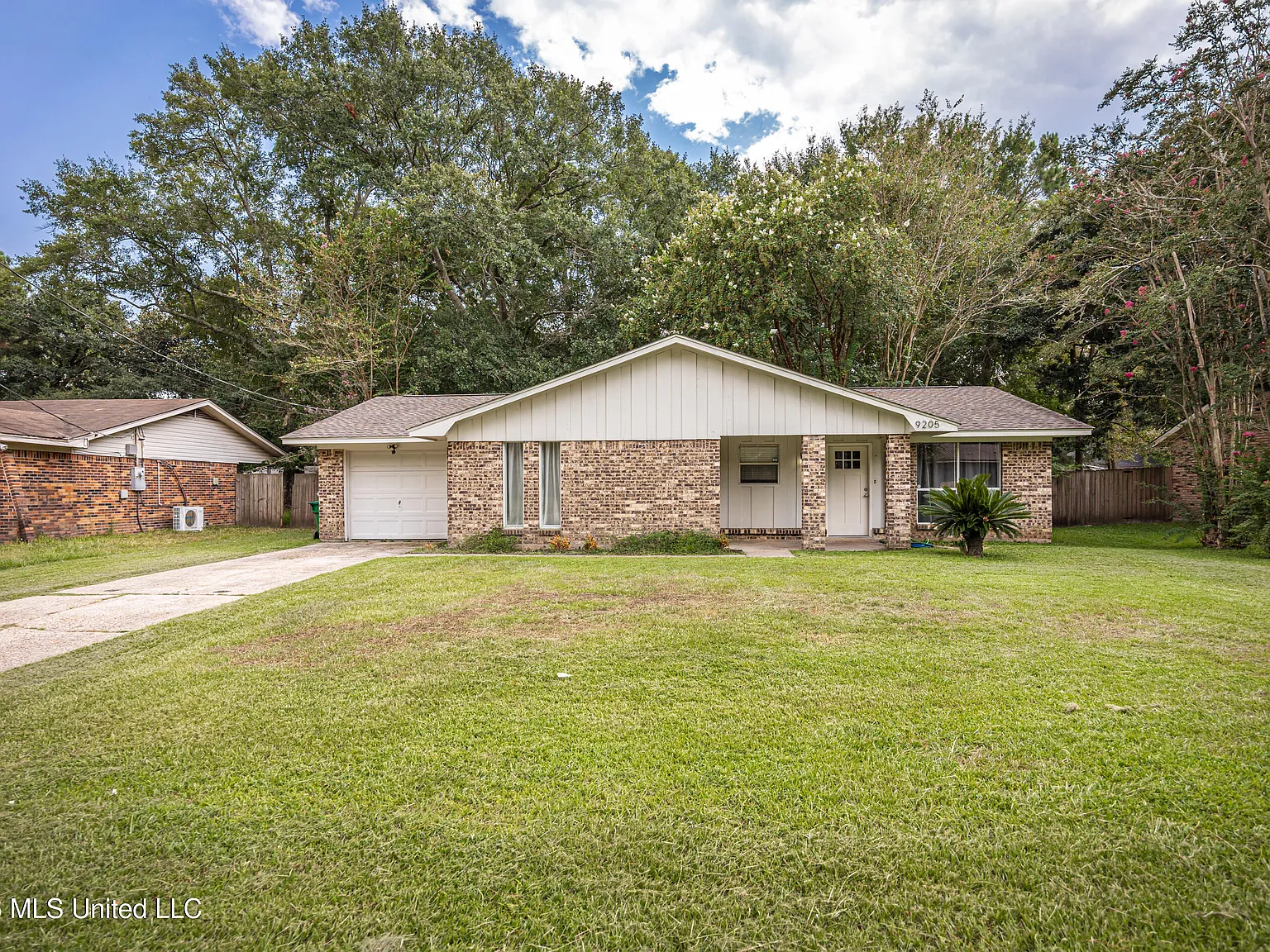 3 bed, 2.0 bath, 1200 sqft, $1,750 — Photo 3
