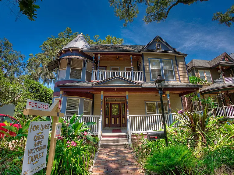 19 James Ave — Photo 1
