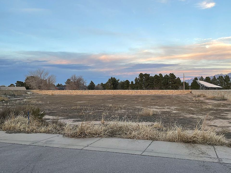 2nd image of 2455 Camino Del Rey