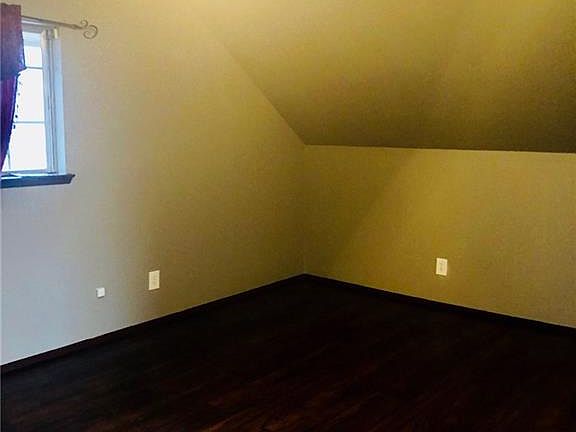 3rd image of 3613 Crestview Dr