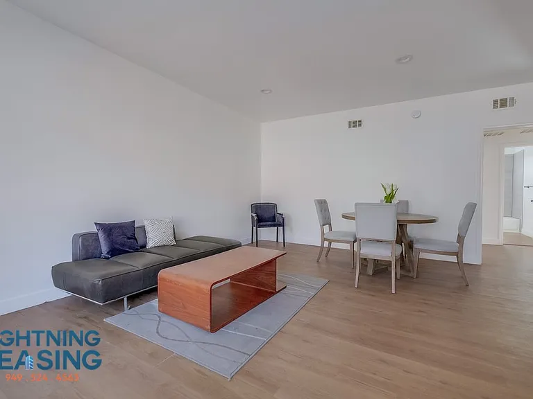 5312 Corteen Pl #16 — Photo 33