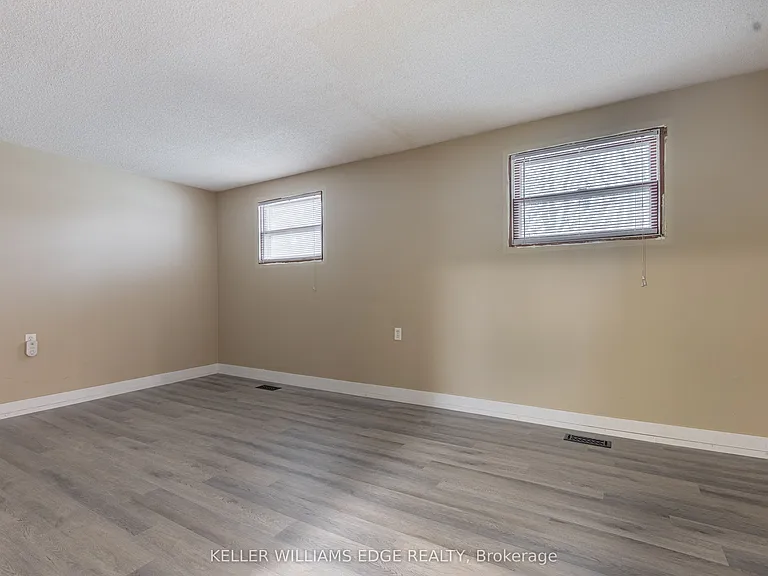 598 Mapledale Ave — Photo 9
