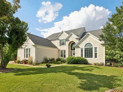 N66W14402 Ash DRIVE, Menomonee Falls, WI, 53051