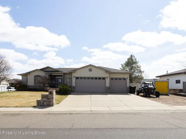 750 Baker Ave, Dickinson, ND 58601