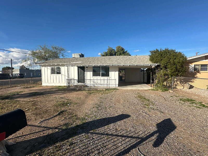 1st image of 390 W Lindbergh Ave