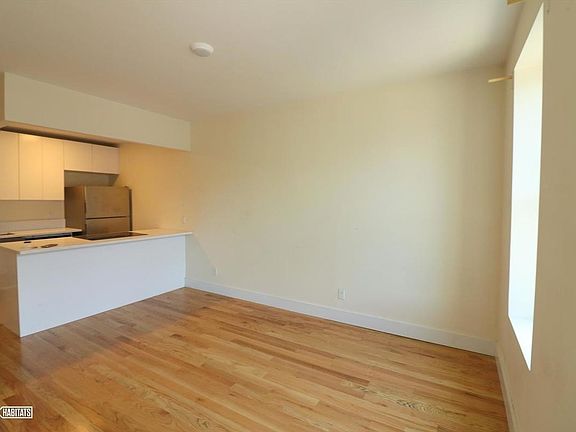 3rd image of 2304 Jackson Ave APT 3F