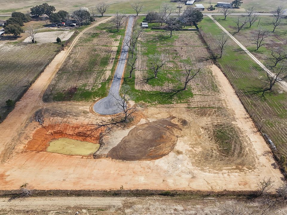 2nd image of 412 Pecan Pond Trl