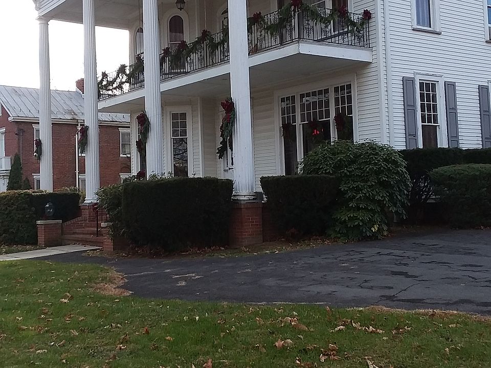 1st image of 400 S Richard St