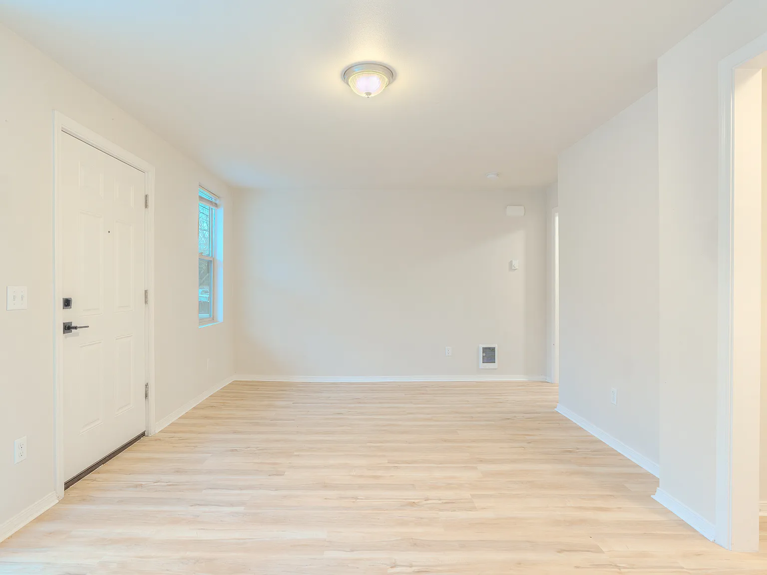 2 bed, 1100 sqft, $2,770 — Photo 4