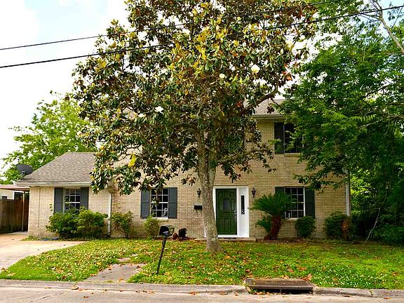 3rd image of 830 Elm St #0