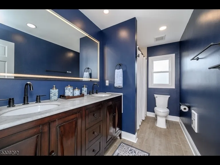 60 Kenneth Pl — Photo 11