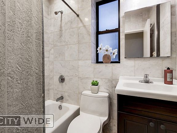 5th image of 209 W 80th St APT 4C