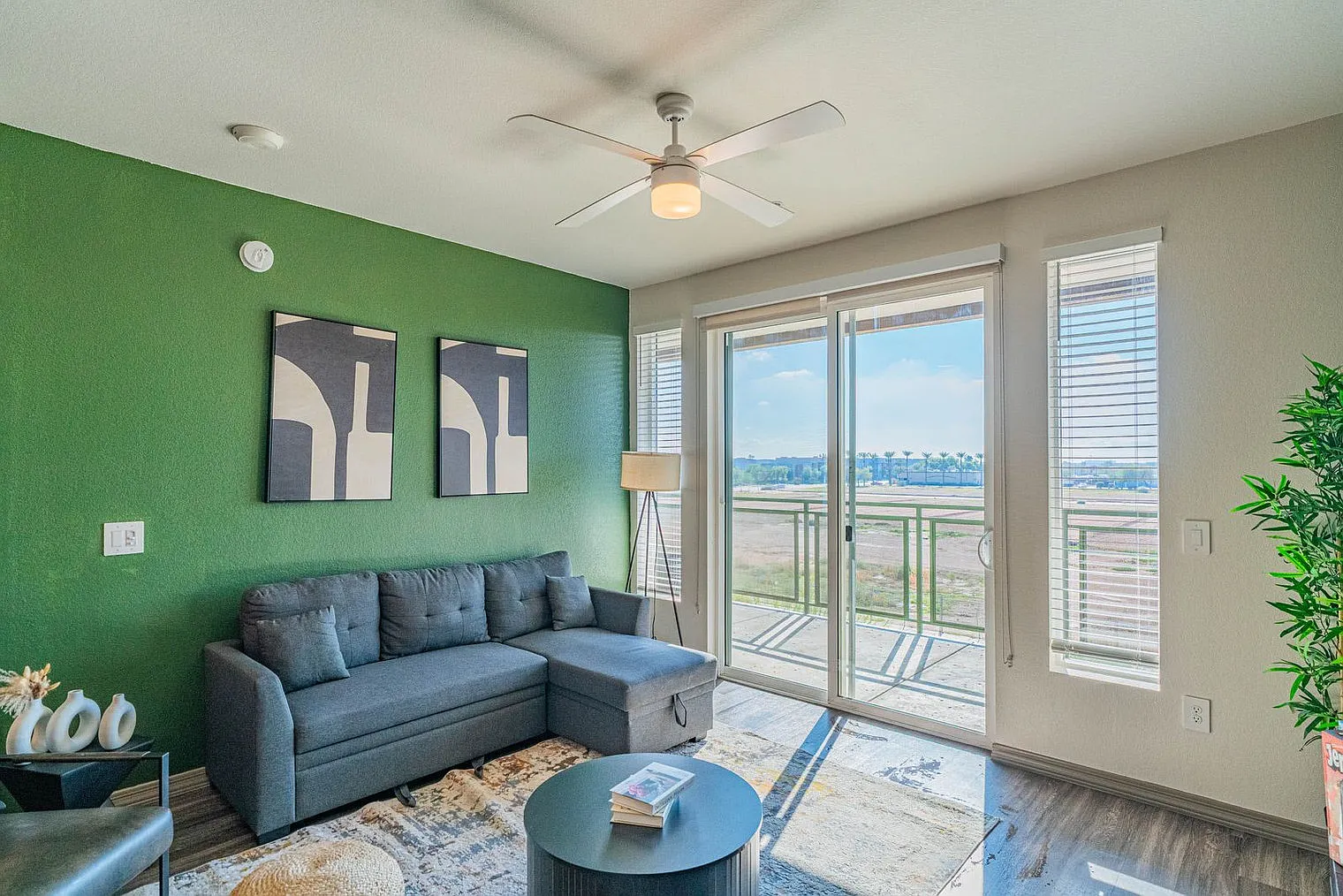 2 bed, 2.0 bath, 893 sqft, $3,162 — Photo 2