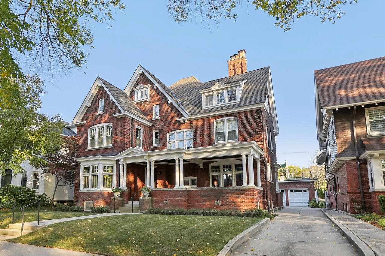 Via varese分 2442 N Terrace AVENUE, Milwaukee, WI 53211 | Zillow