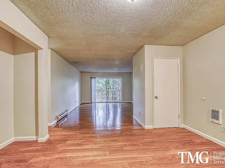 Montclair Apartments — Photo 3
