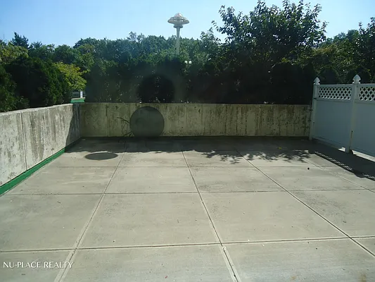 Rented by Nu Place Realty | media 7
