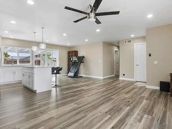 5th image of 8705 Covina Cir