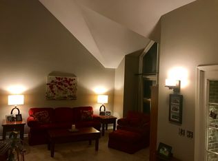 726 Scarlet Oak Ct, Monroe, MI 48162