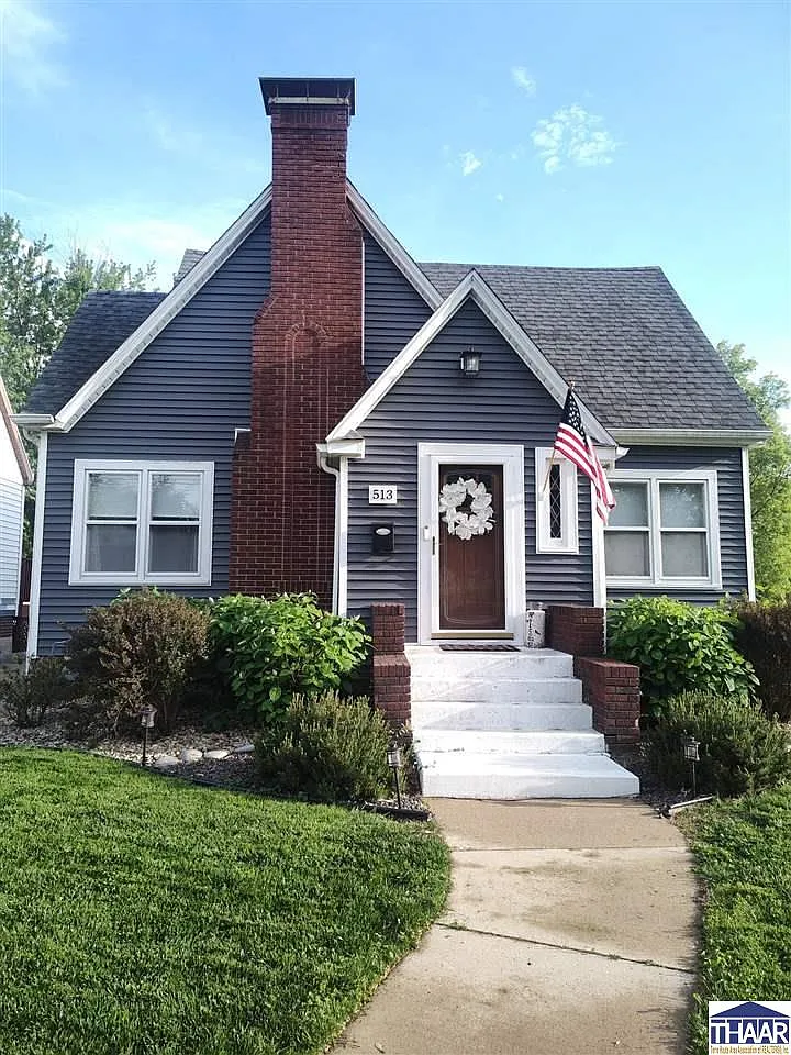 513 W Washington St photo 1