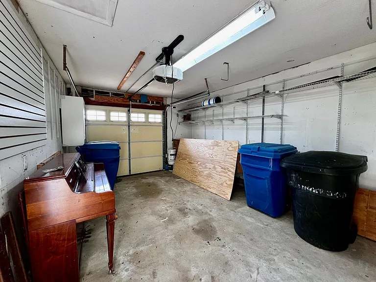 684 Orangewood Dr — Photo 29